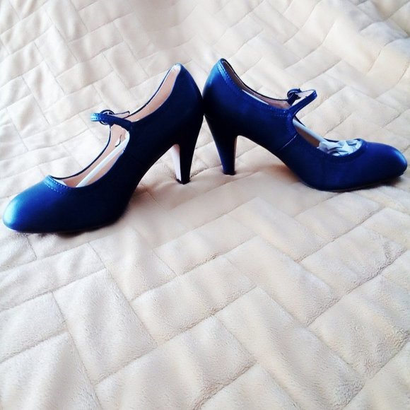 CHASE & CHLOE / 8.5 /NAVY BLUE MARY JANE STYLE HEELS - Picture 3 of 3